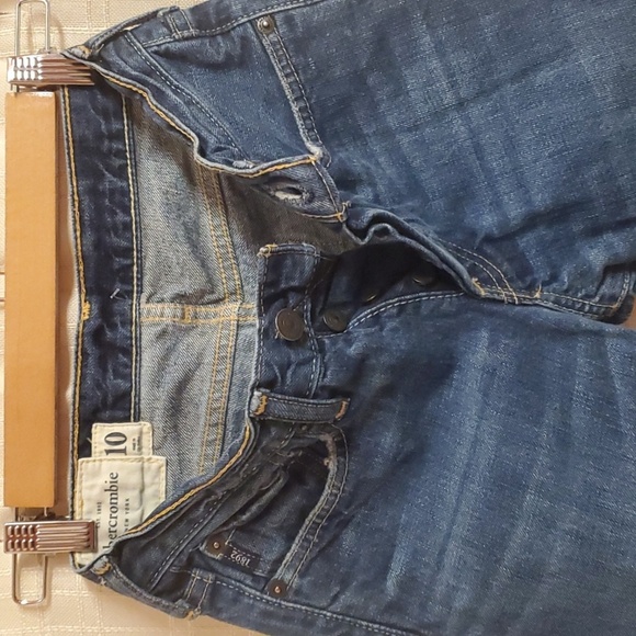 Abercrombie Jeans Boys Size 10 Blue Kilburn Low Rise Boot Distressed - Picture 2 of 16